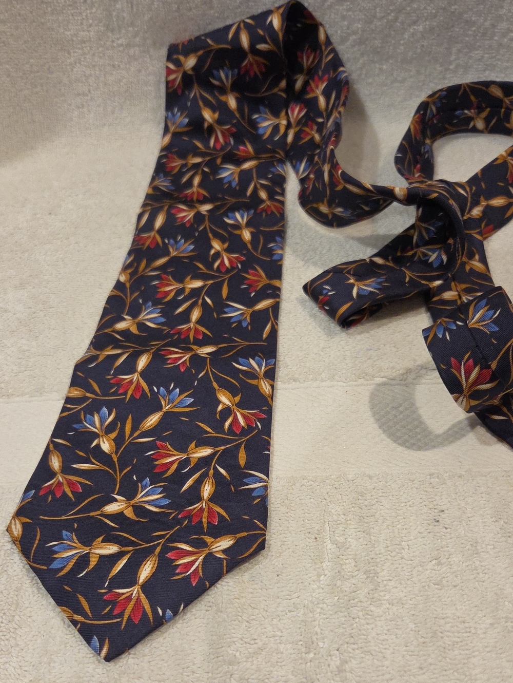 MIKAEL YORK SILK TIE